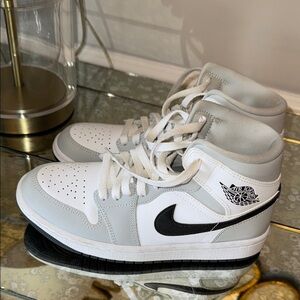 Nike Air Jordan Retro High in White and Gray